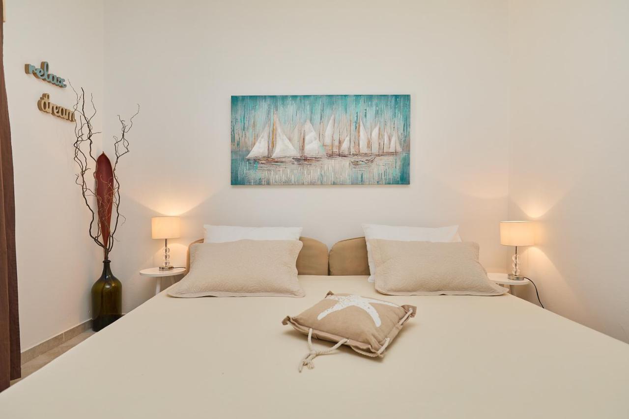 Studio Dolores-Apartment By The Sea Maranovići Buitenkant foto