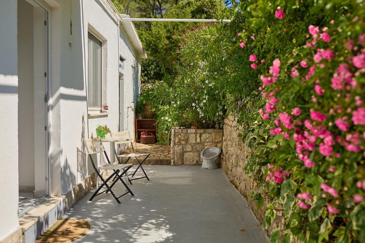 Studio Dolores-Apartment By The Sea Maranovići Buitenkant foto