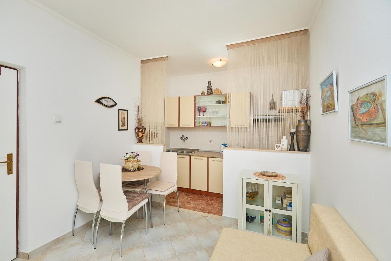 Studio Dolores-Apartment By The Sea Maranovići Buitenkant foto